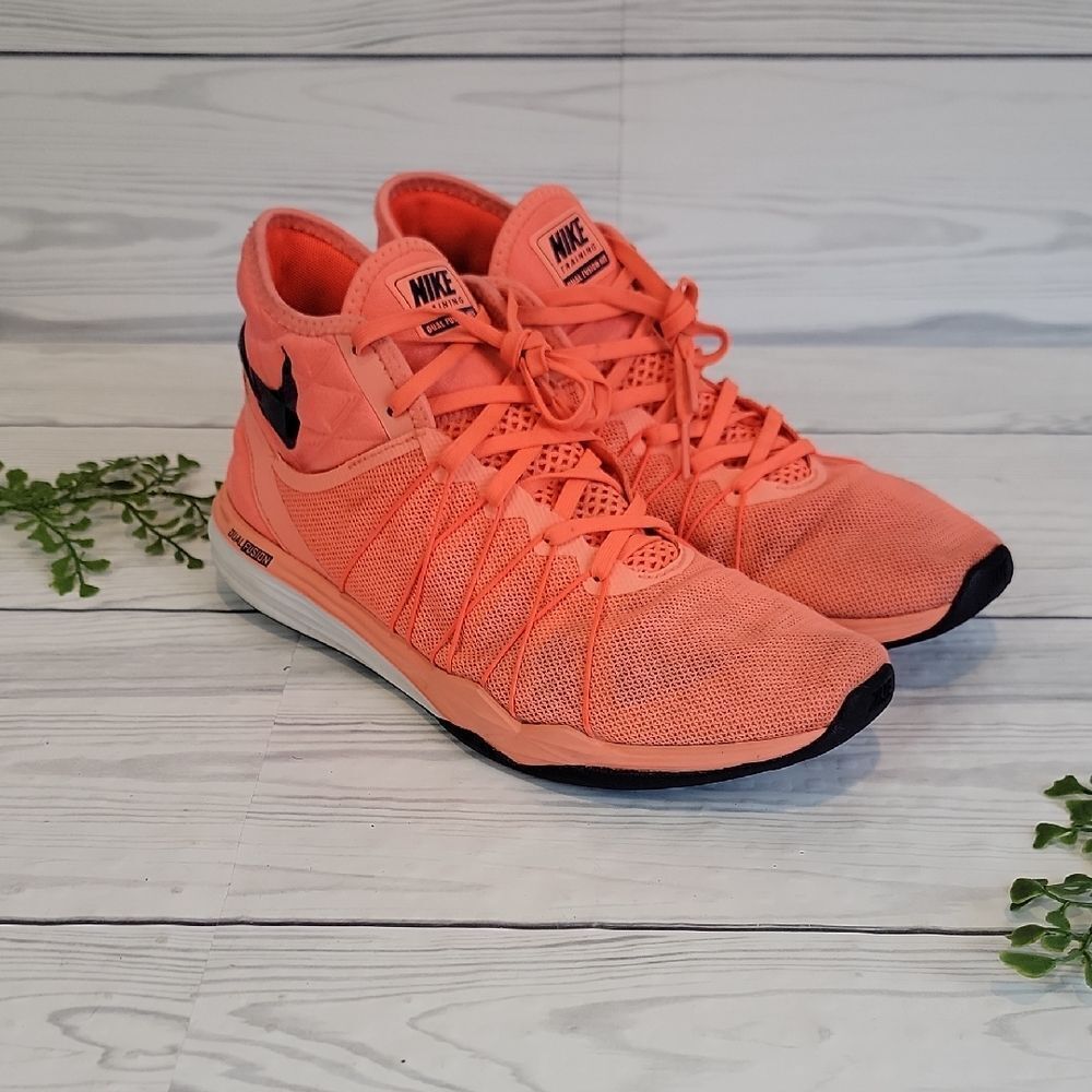 Nike Dual Fusion TR Hit Mid Trainers Women's Sneakers Size 8.5 Neon Orange